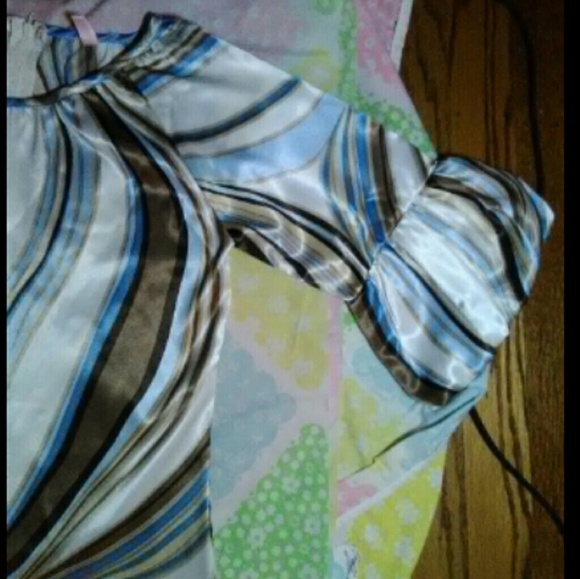 Dimples Satin Bell sleeve Tunic - Picture 4 of 8